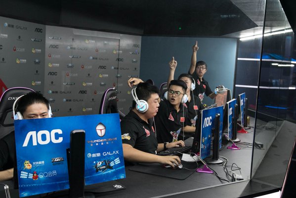 团队面临巨 团队面临巨